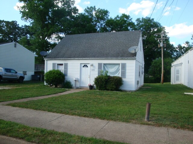 Building Photo - 208 Manassas Dr