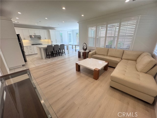 Building Photo - 104 Baja
