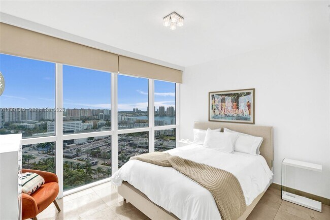 Building Photo - 18201 Collins Ave