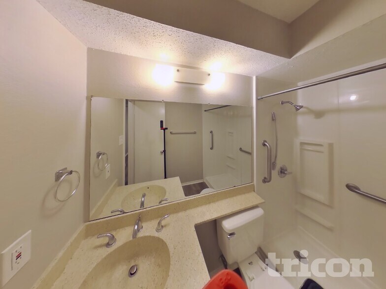 Building Photo - 300 Ripplewood Dr