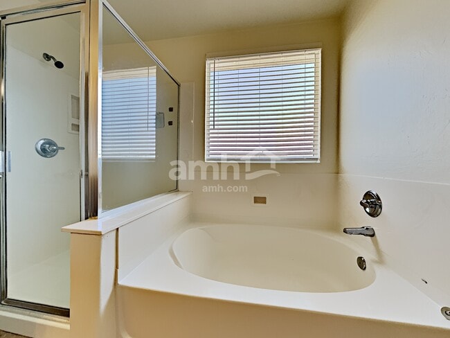 Building Photo - 4837 W Calle Don Alfonso