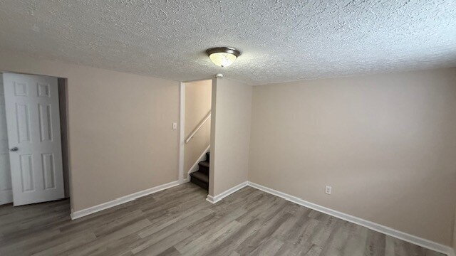 Building Photo - WEST SIDE 5 BR SPLIT LEVEL HOME AVAILABLE NOW!