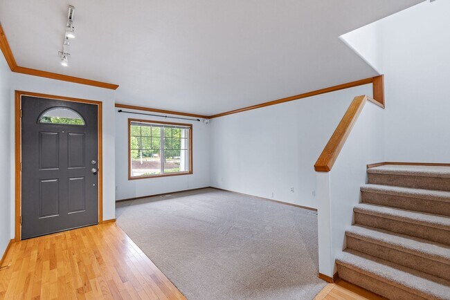 Building Photo - 4 bed 2.5 bath Snoqualmie Ridge