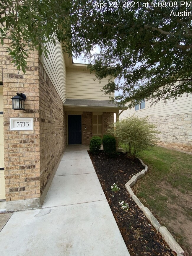 Building Photo - 5713 Silver Screen Dr