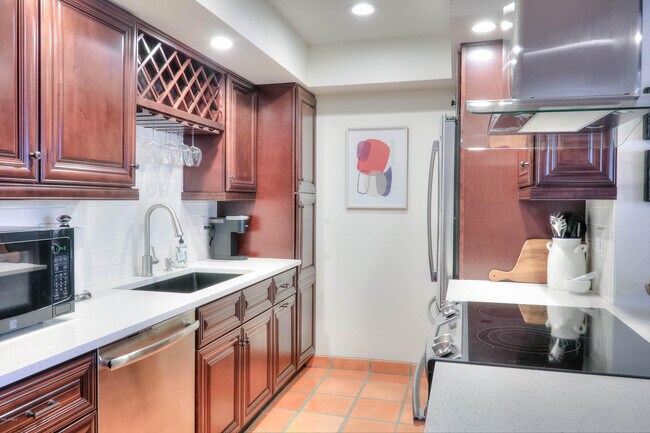 Building Photo - 7557 N Dreamy Draw Dr
