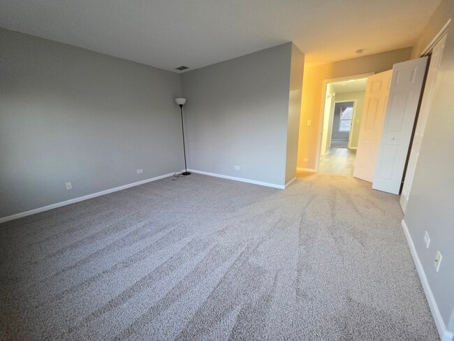 Building Photo - 3076 Kentshire Cir