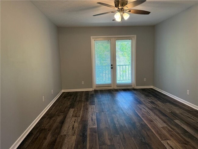 Building Photo - 17 St Claire Ln NE