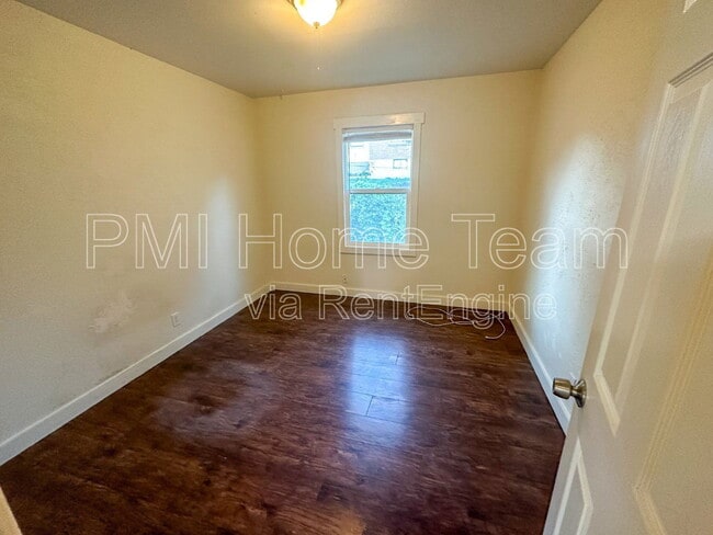 Building Photo - 889 Bel Mar Dr