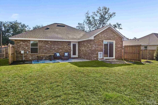 Building Photo - 7911 Twin Lake Dr