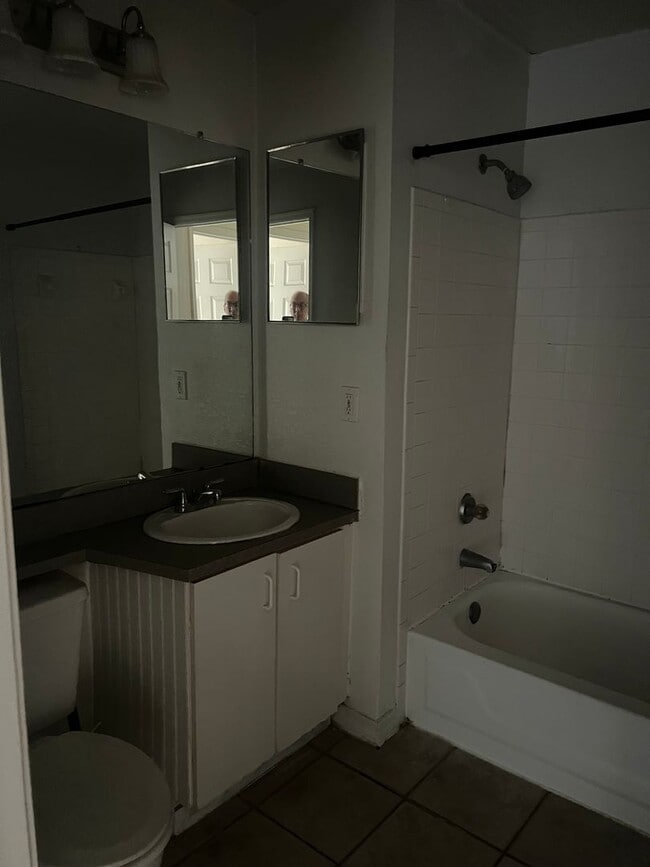 Building Photo - 8915 Latrec Ave