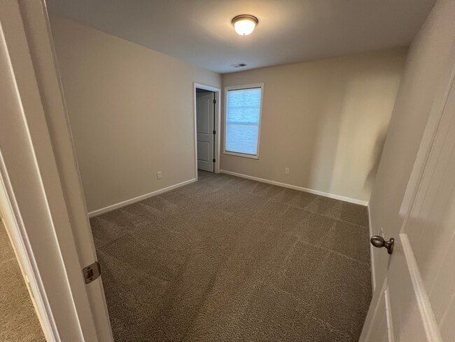 Building Photo - 4044 Thimbleberry Dr