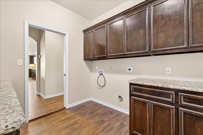 Building Photo - 2417 Badlands Dr