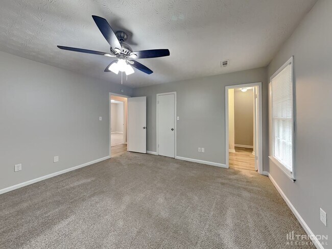 Building Photo - 40 Rosebud Ln