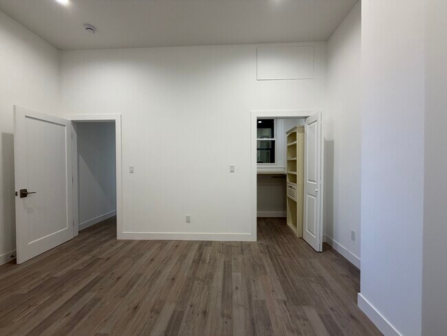 Building Photo - 1549 California St