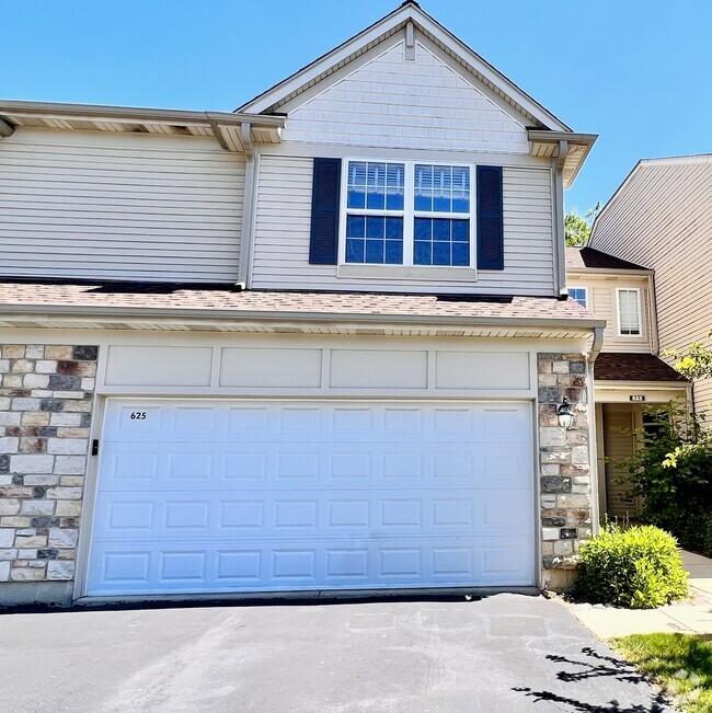 Building Photo - 625 Shakespeare Dr