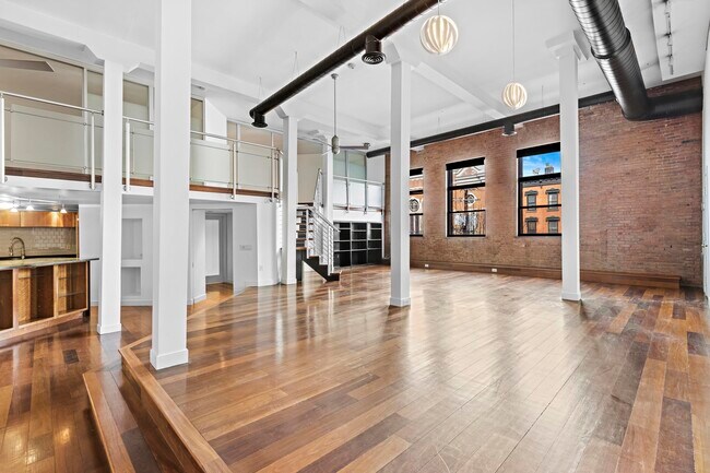 Building Photo - 299 Pavonia Ave