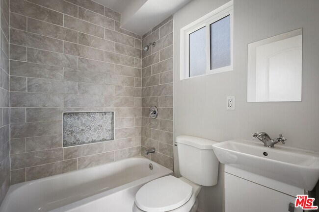 Building Photo - 1562 Attridge Ave