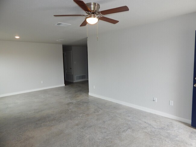 Building Photo - 1415 Shoshoni Trail