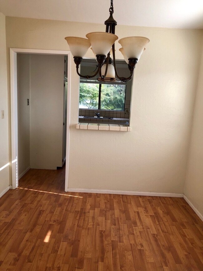 Building Photo - Pierpont Beach Home