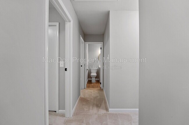 Building Photo - 5273 Daffodil Dr