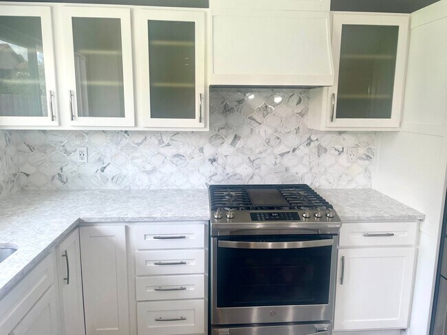 Building Photo - Pet friendly 4 bedroom Orcutt House