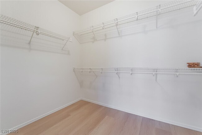 Building Photo - 2571 Thatcher Ave