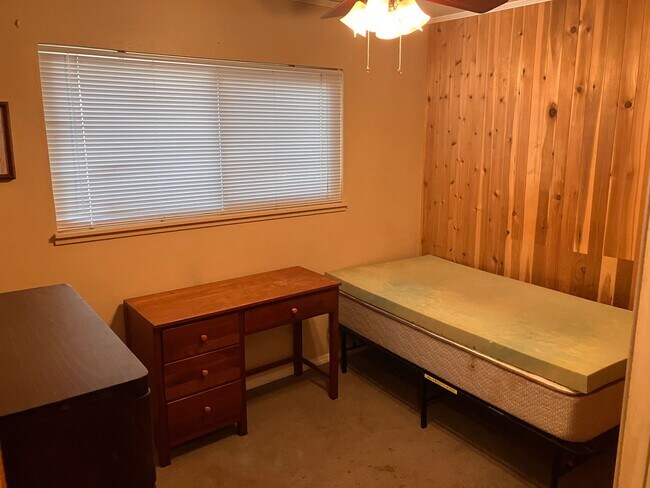 Building Photo - Furnished cabin for short term or long term lease