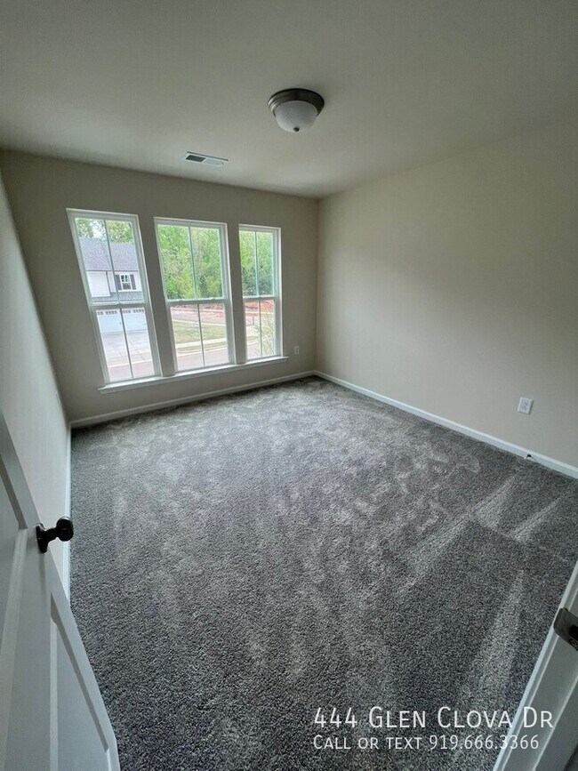 Building Photo - 444 Glen Clova Dr