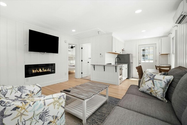 Building Photo - 11 43rd St