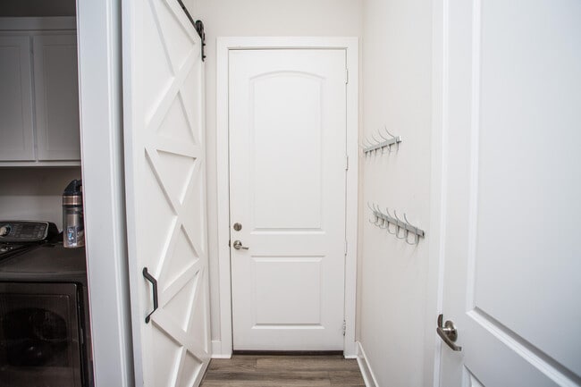 Building Photo - 23 Wilshire Blvd