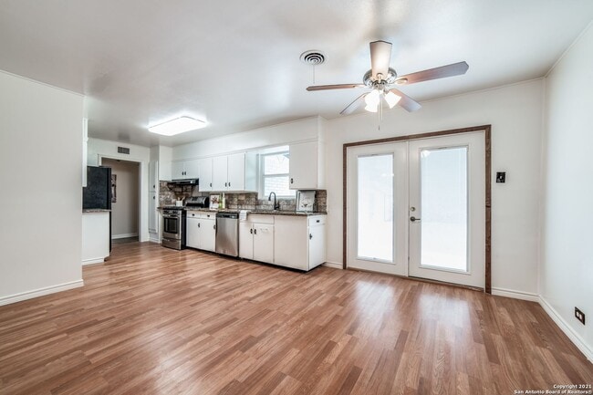 Building Photo - 326 E Rampart Dr