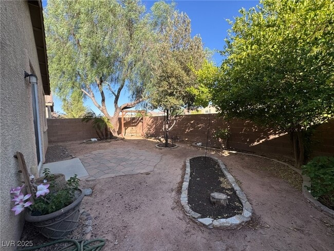 Building Photo - 6623 Brick House Ave