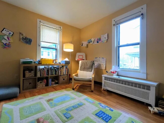 Building Photo - 201 Linn St