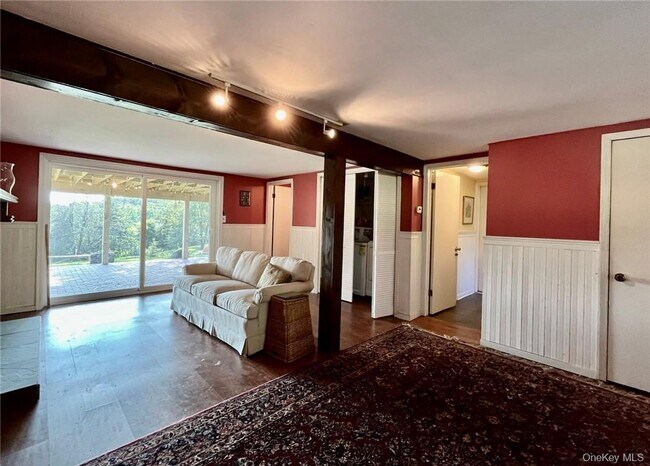 Building Photo - 47 Onderdonk Rd