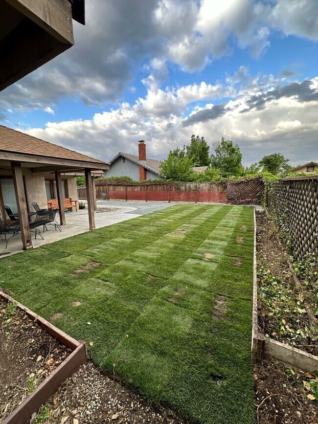 Building Photo - 407 Hoover Ave