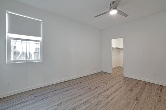 Building Photo - 10937 Parsley Ave