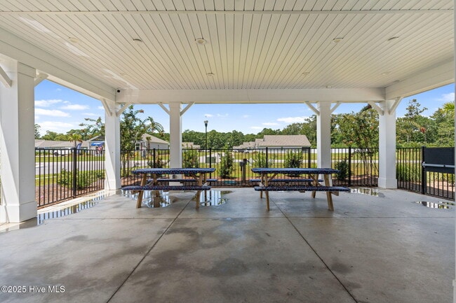 Building Photo - 1760 RIVERTON Dr SE