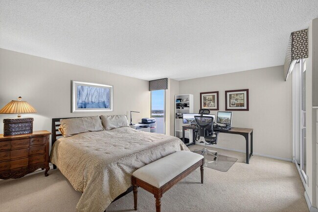 Building Photo - 5550 N Ocean Dr