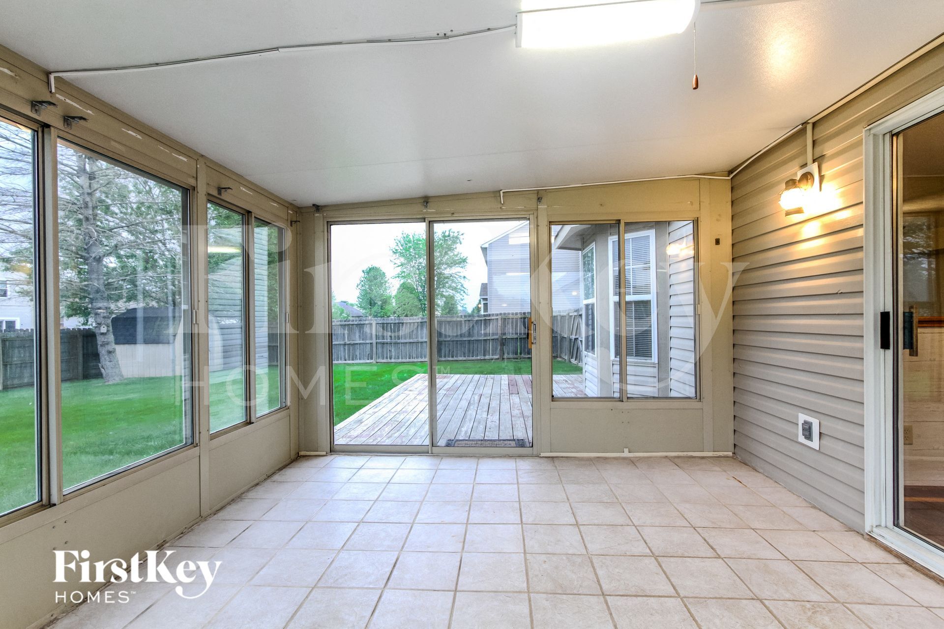 Building Photo - 1027 W Palomino Pl