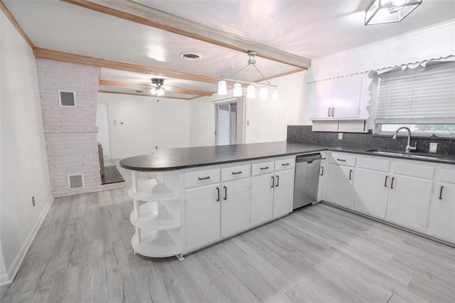 Building Photo - 8301 Llano Ave
