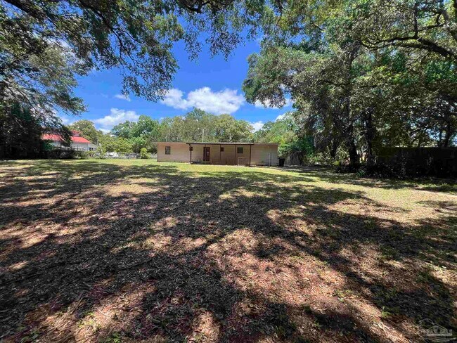 Building Photo - 6791 Vivian Dr