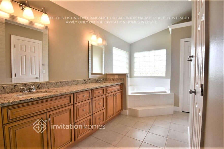 Building Photo - 1017 Pelican Ln