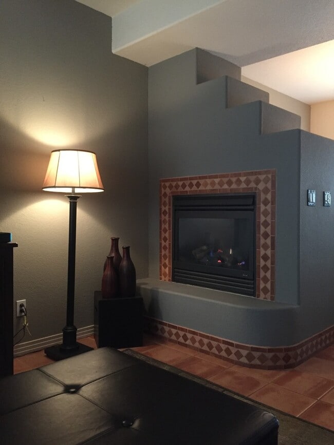 Building Photo - Manitou Springs Townhome