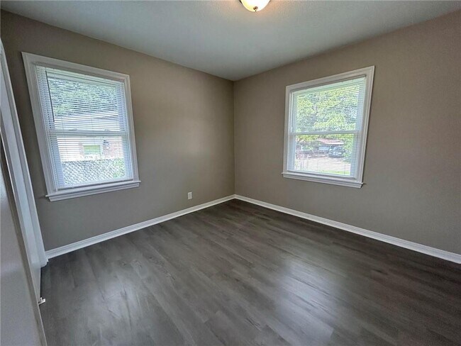 Building Photo - 506 Seville Dr