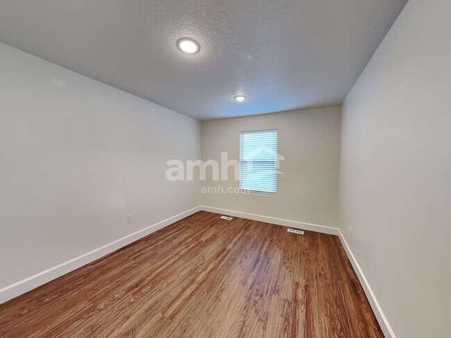 Building Photo - 11128 S Seagrass Dr