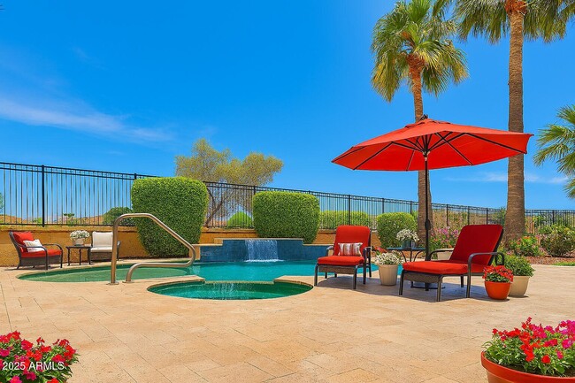 Building Photo - 13417 W La Vina Dr