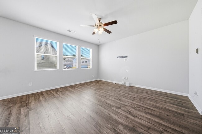 Building Photo - 59 Silver Birch Pass