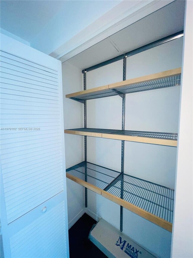 Building Photo - 951 Brickell Ave