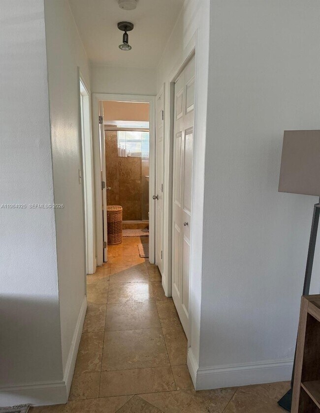 Building Photo - 2185 NE 123rd St