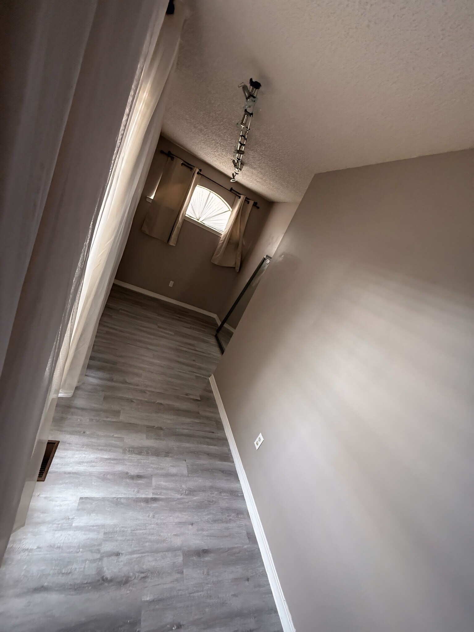 Extra room attached to master bedroom - 1159 Fromage Cir W